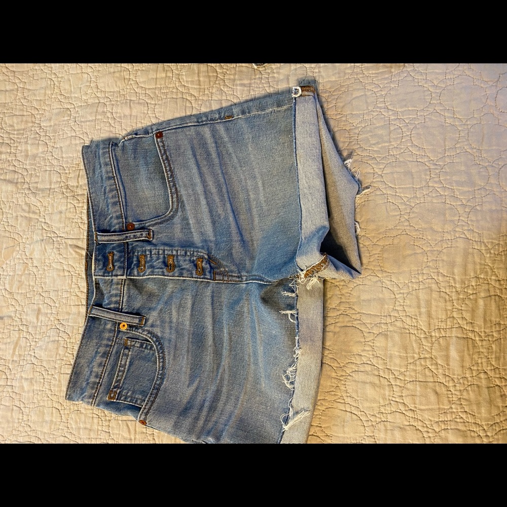 New without tags Madewell denim shorts. Size 24. Button fly.